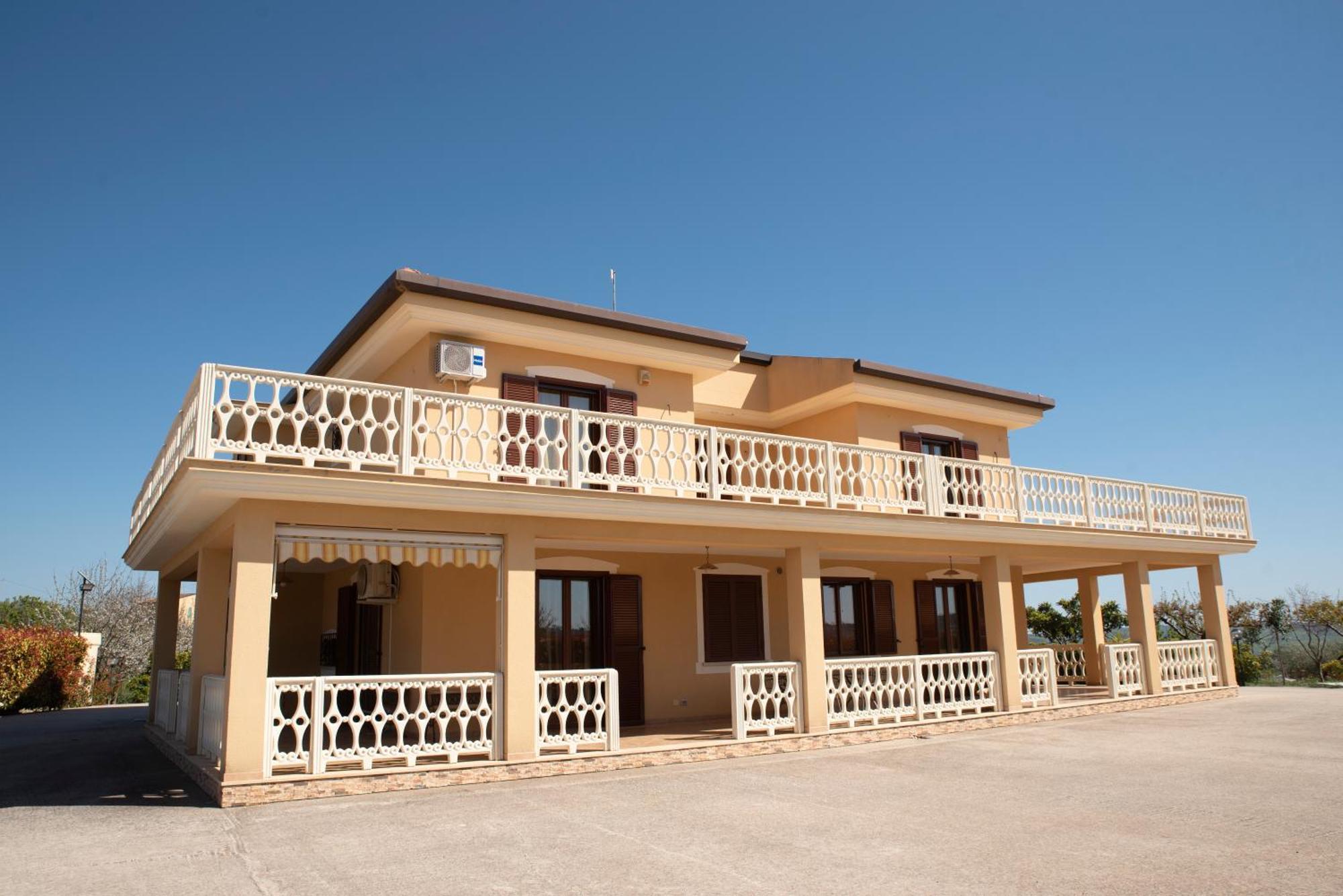 B&B La Terrazza Degli Scrittori Racalmuto 外观 照片
