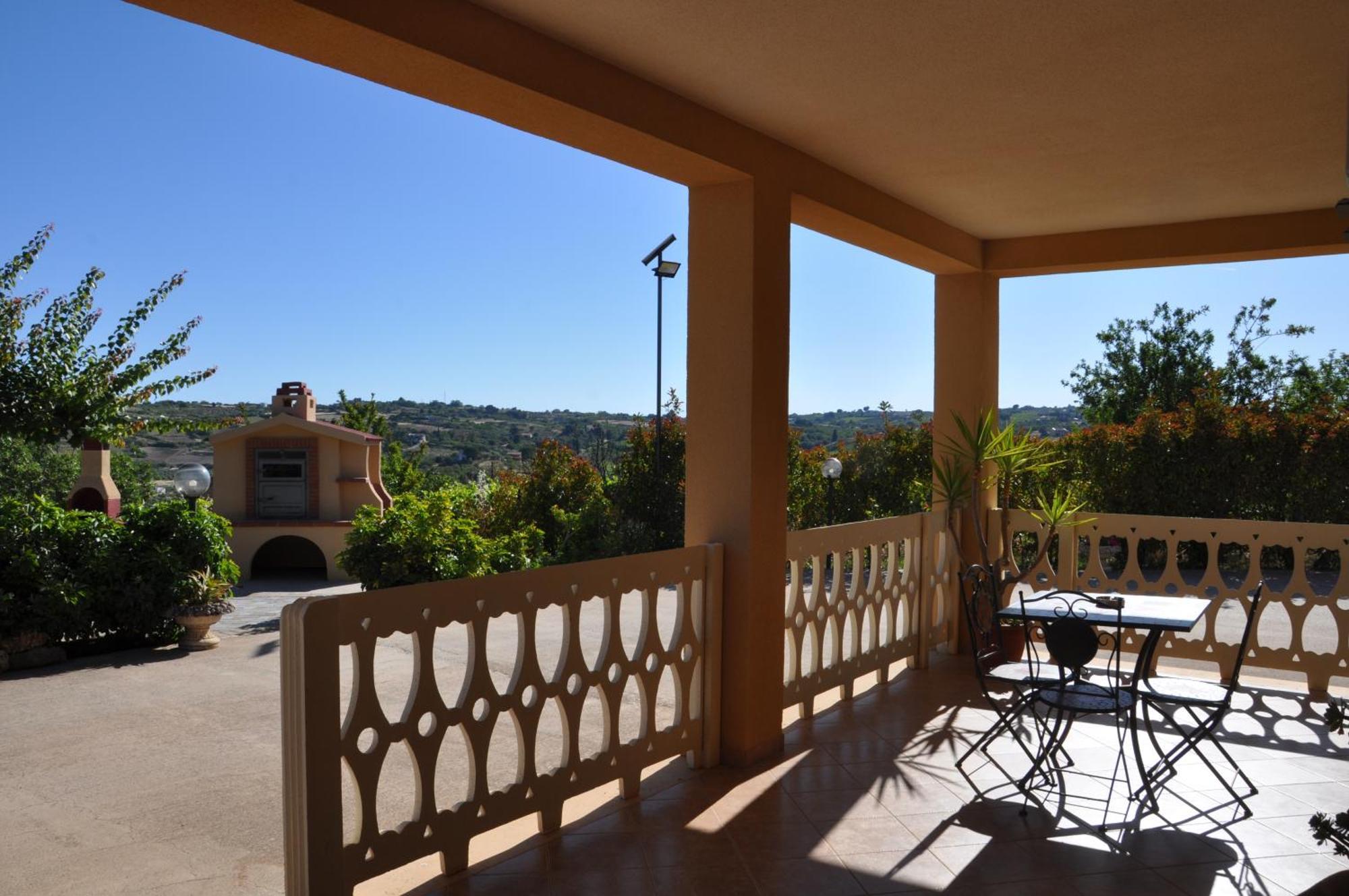 B&B La Terrazza Degli Scrittori Racalmuto 外观 照片