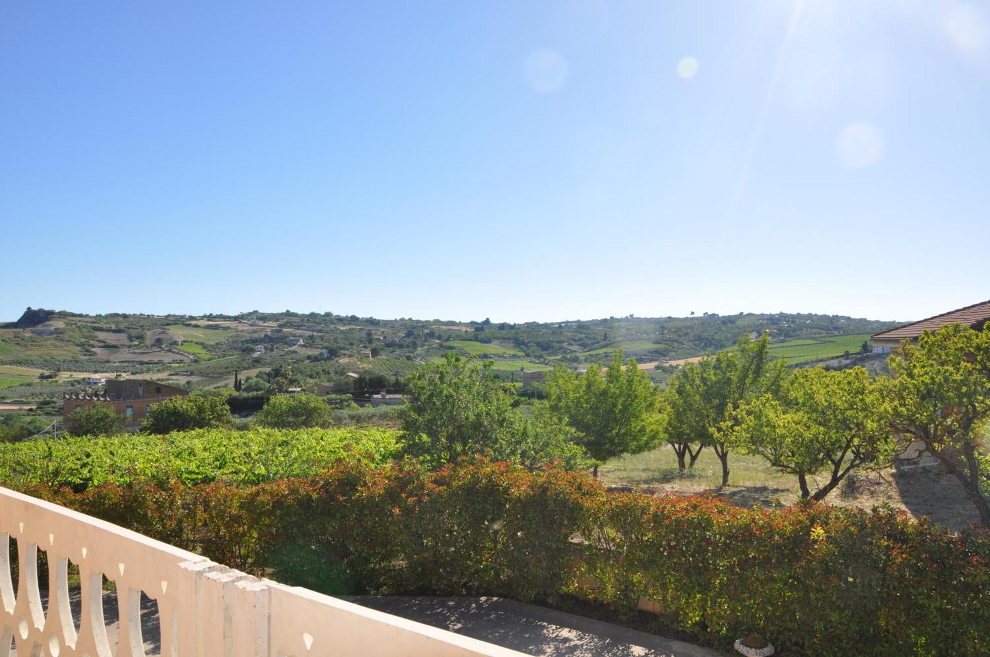 B&B La Terrazza Degli Scrittori Racalmuto 外观 照片