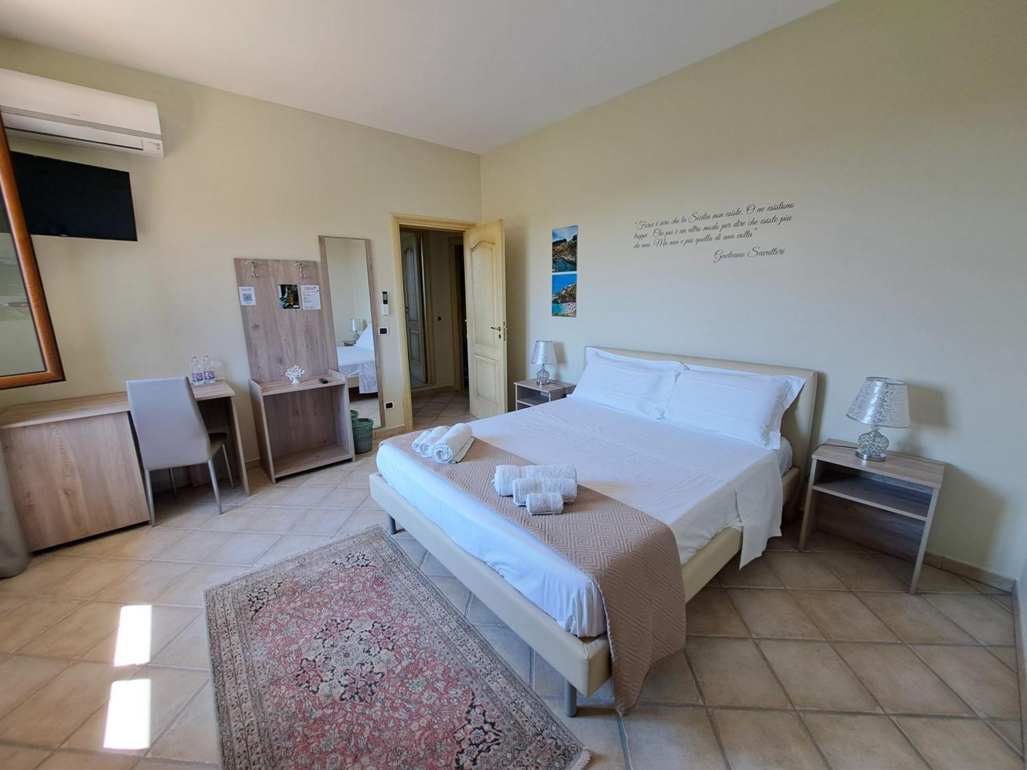 B&B La Terrazza Degli Scrittori Racalmuto 外观 照片